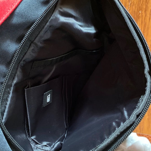 Cross body bag / sling / satchel with usb charger - Picture 5 of 7